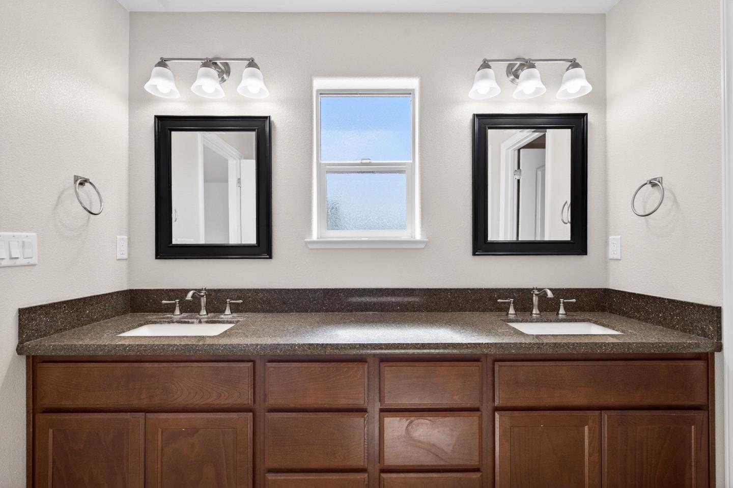 Detail Gallery Image 26 of 57 For 301 Slate Ave, Hollister,  CA 95023 - 4 Beds | 2/1 Baths