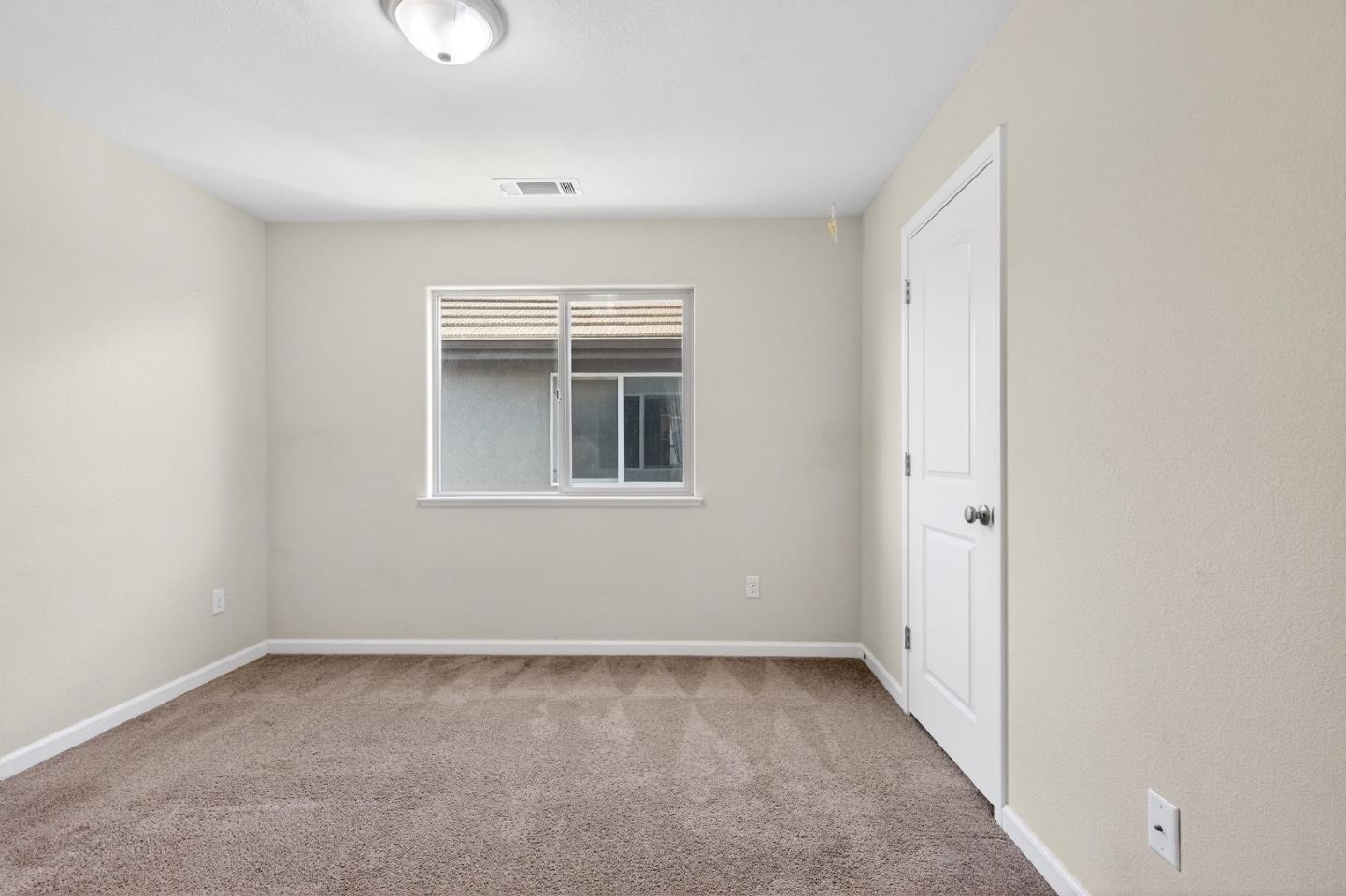 Detail Gallery Image 31 of 57 For 301 Slate Ave, Hollister,  CA 95023 - 4 Beds | 2/1 Baths