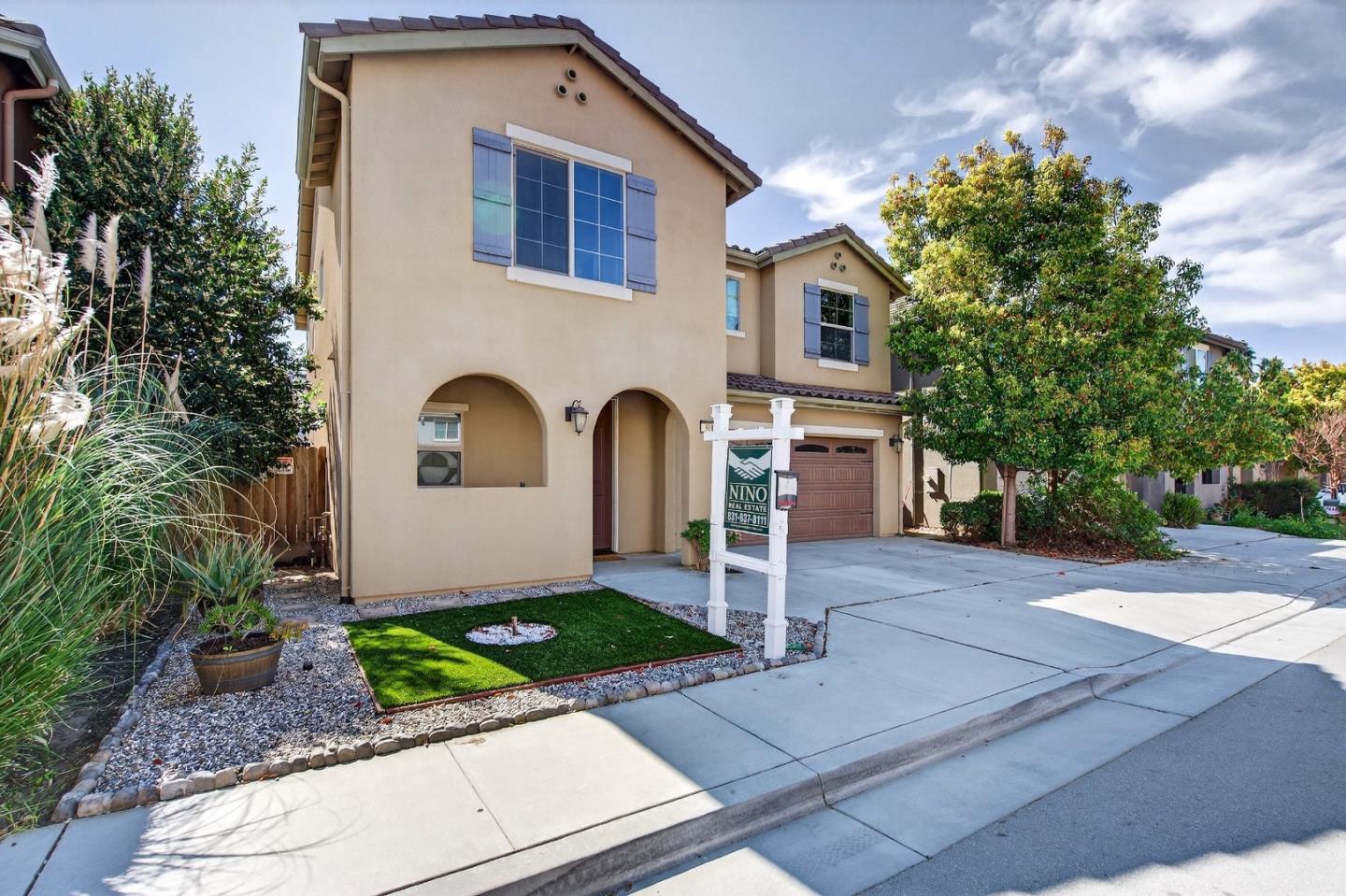 Detail Gallery Image 4 of 57 For 301 Slate Ave, Hollister,  CA 95023 - 4 Beds | 2/1 Baths