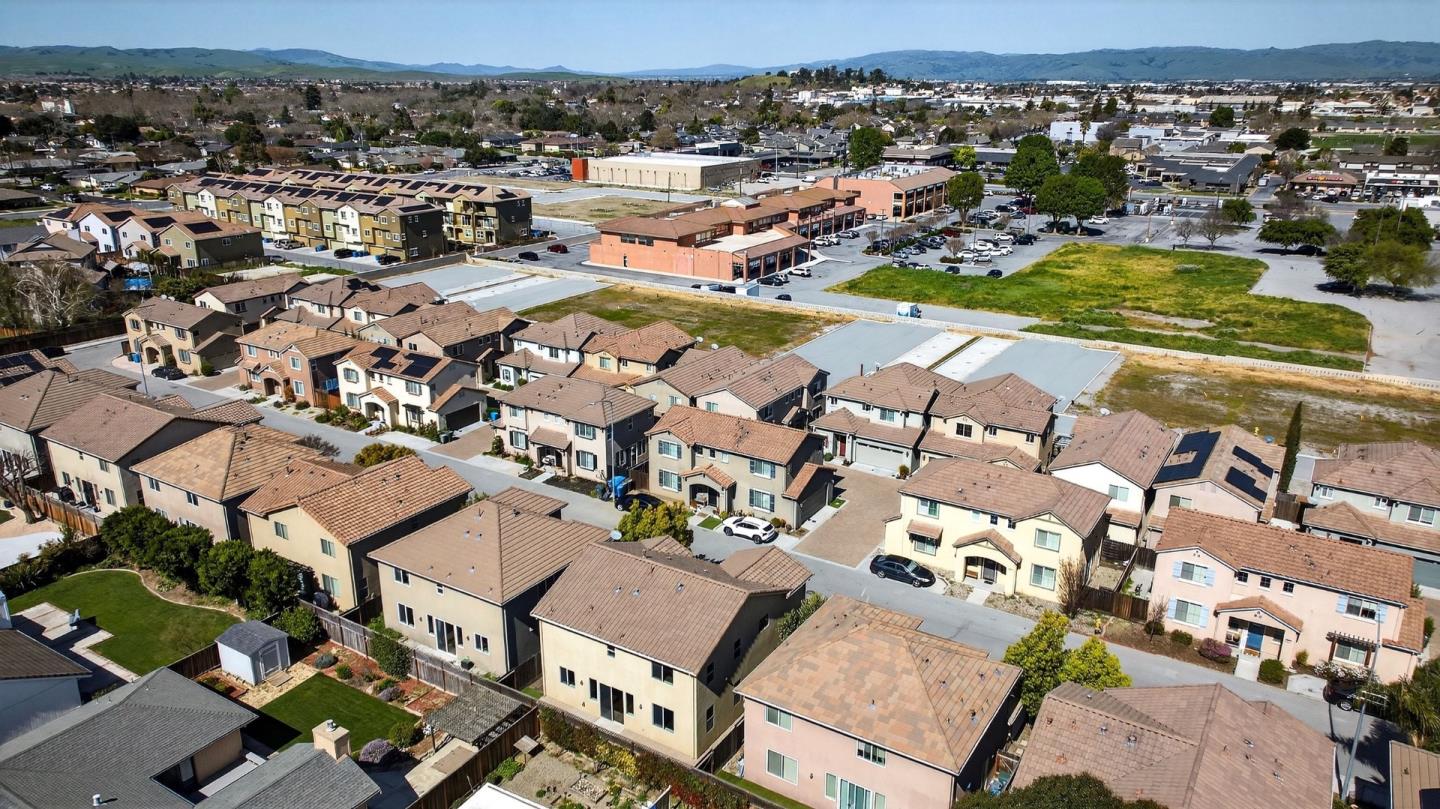 Detail Gallery Image 49 of 57 For 301 Slate Ave, Hollister,  CA 95023 - 4 Beds | 2/1 Baths