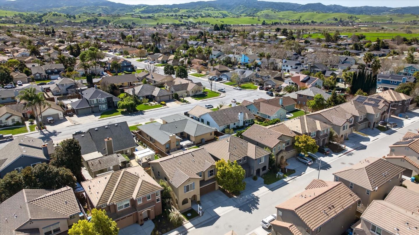 Detail Gallery Image 50 of 57 For 301 Slate Ave, Hollister,  CA 95023 - 4 Beds | 2/1 Baths