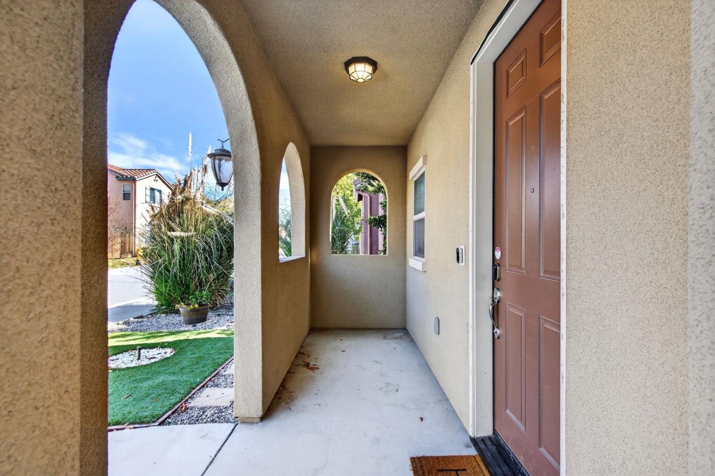 Detail Gallery Image 6 of 57 For 301 Slate Ave, Hollister,  CA 95023 - 4 Beds | 2/1 Baths