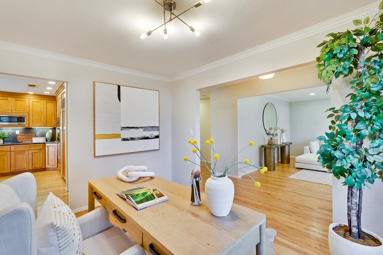 Detail Gallery Image 10 of 53 For 20044 Wheaton Dr, Cupertino,  CA 95014 - 4 Beds | 2 Baths