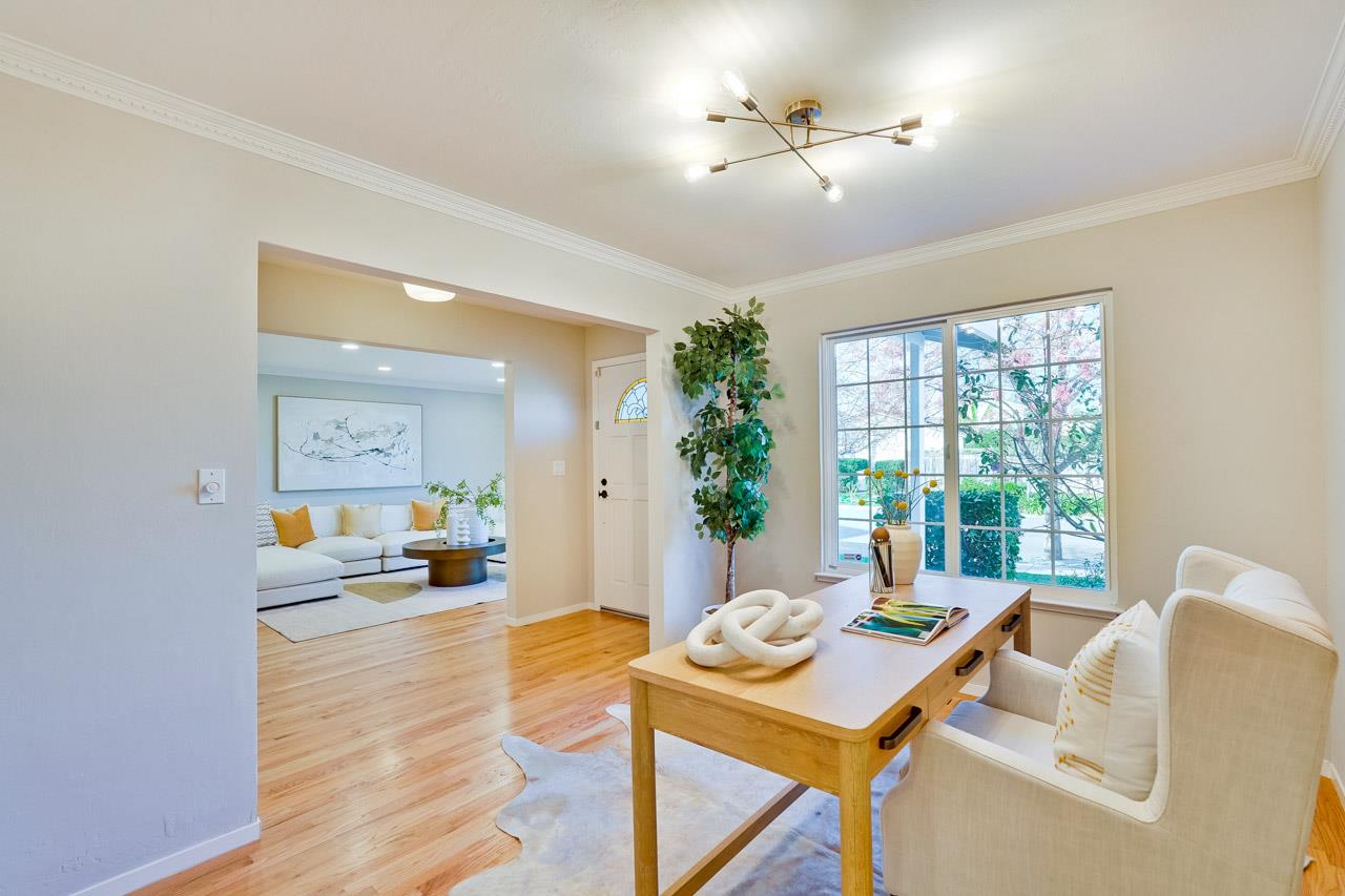 Detail Gallery Image 11 of 53 For 20044 Wheaton Dr, Cupertino,  CA 95014 - 4 Beds | 2 Baths