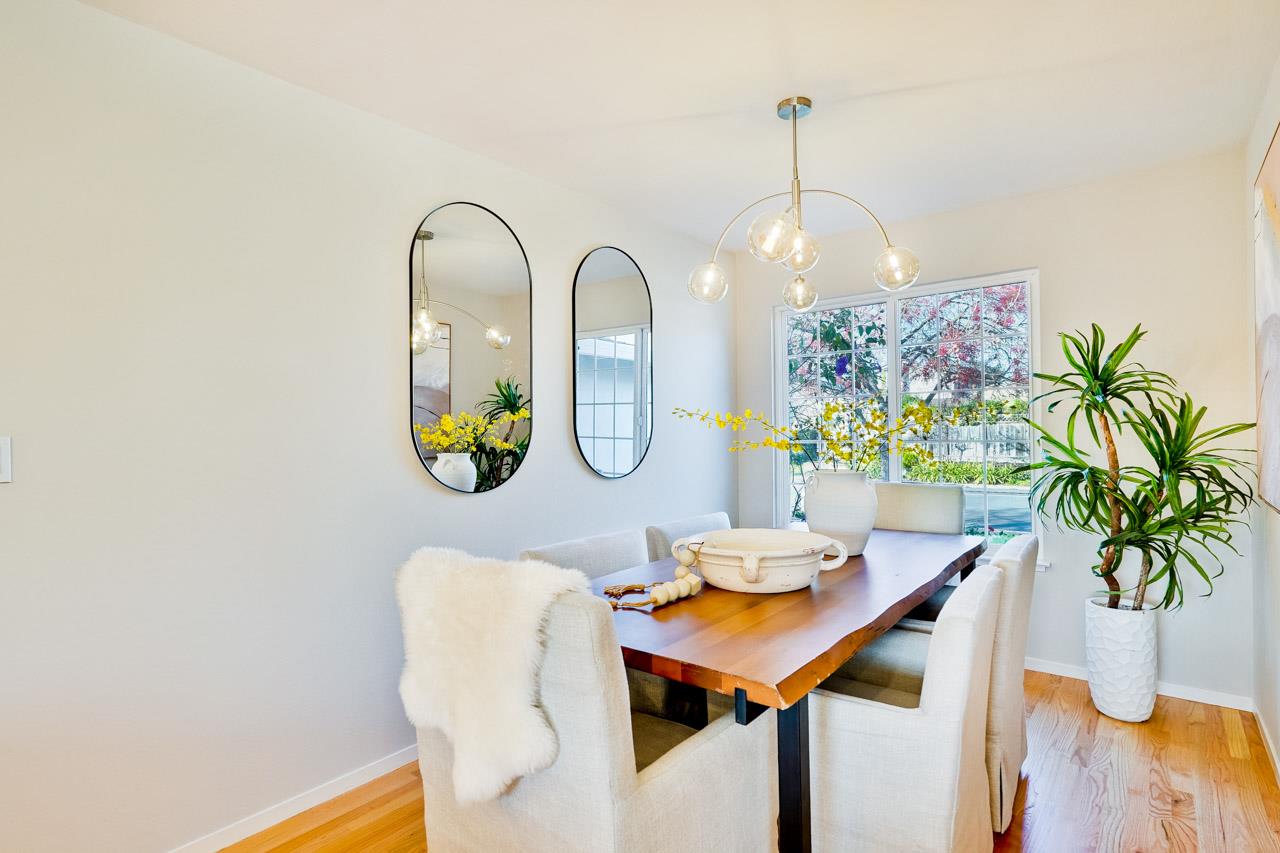 Detail Gallery Image 13 of 53 For 20044 Wheaton Dr, Cupertino,  CA 95014 - 4 Beds | 2 Baths