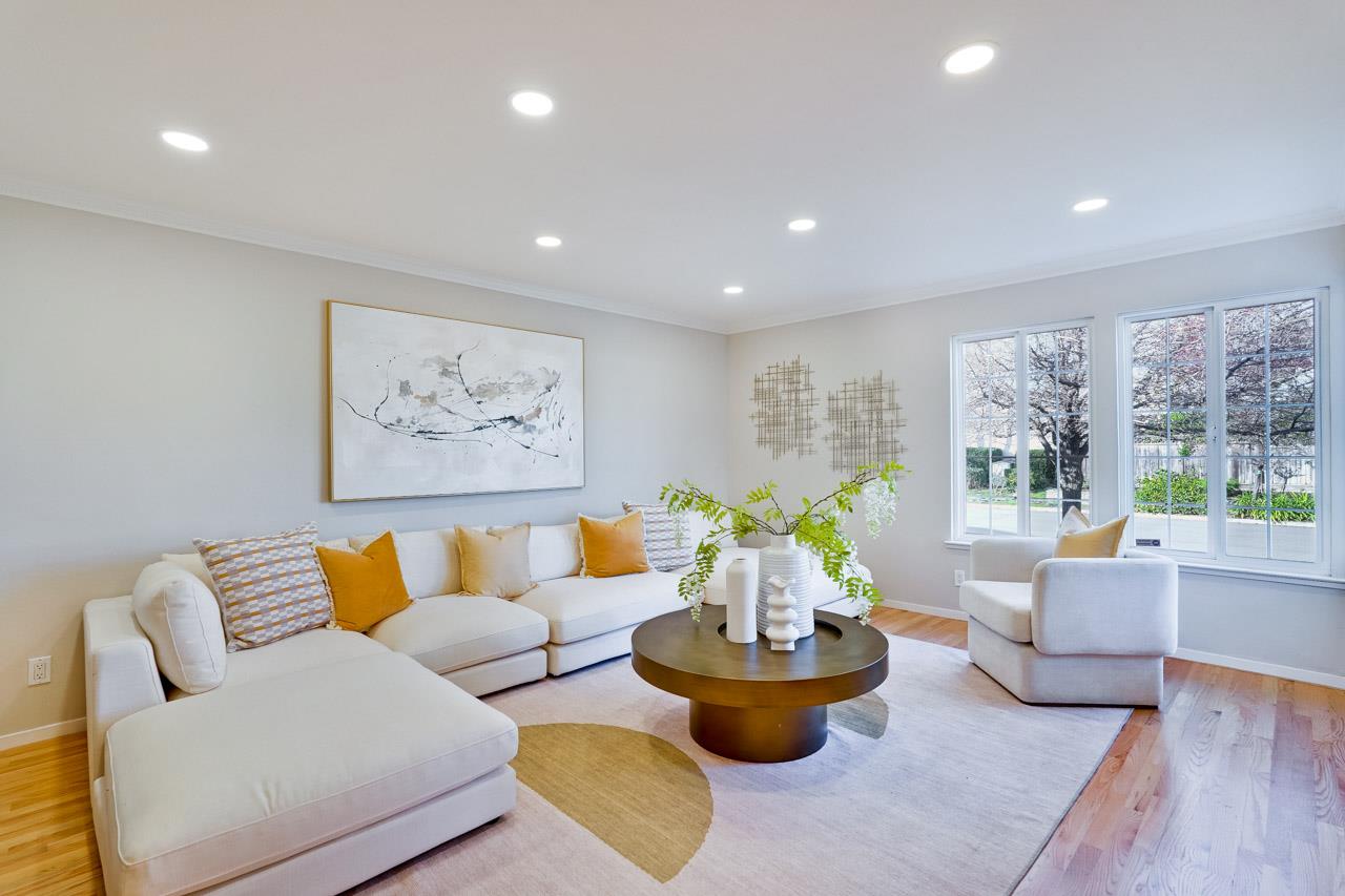 Detail Gallery Image 4 of 53 For 20044 Wheaton Dr, Cupertino,  CA 95014 - 4 Beds | 2 Baths