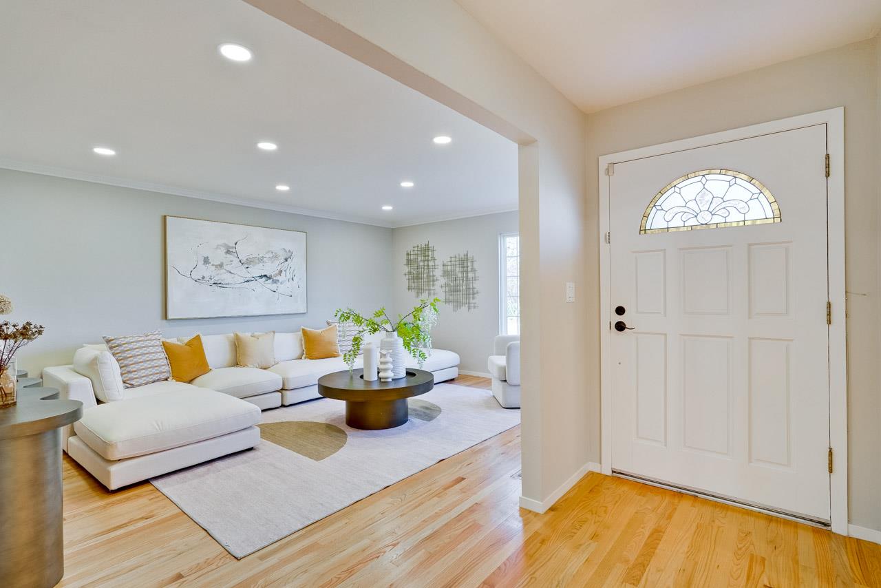 Detail Gallery Image 8 of 53 For 20044 Wheaton Dr, Cupertino,  CA 95014 - 4 Beds | 2 Baths