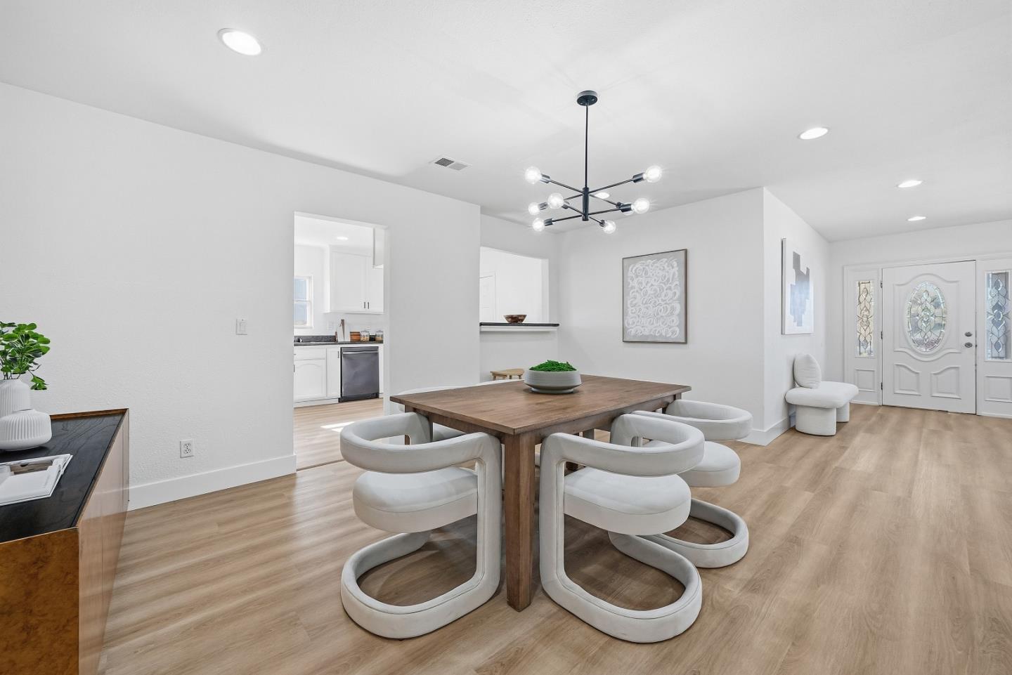 Detail Gallery Image 10 of 47 For 2370 Ralmar Ave, East Palo Alto,  CA 94303 - 4 Beds | 3 Baths