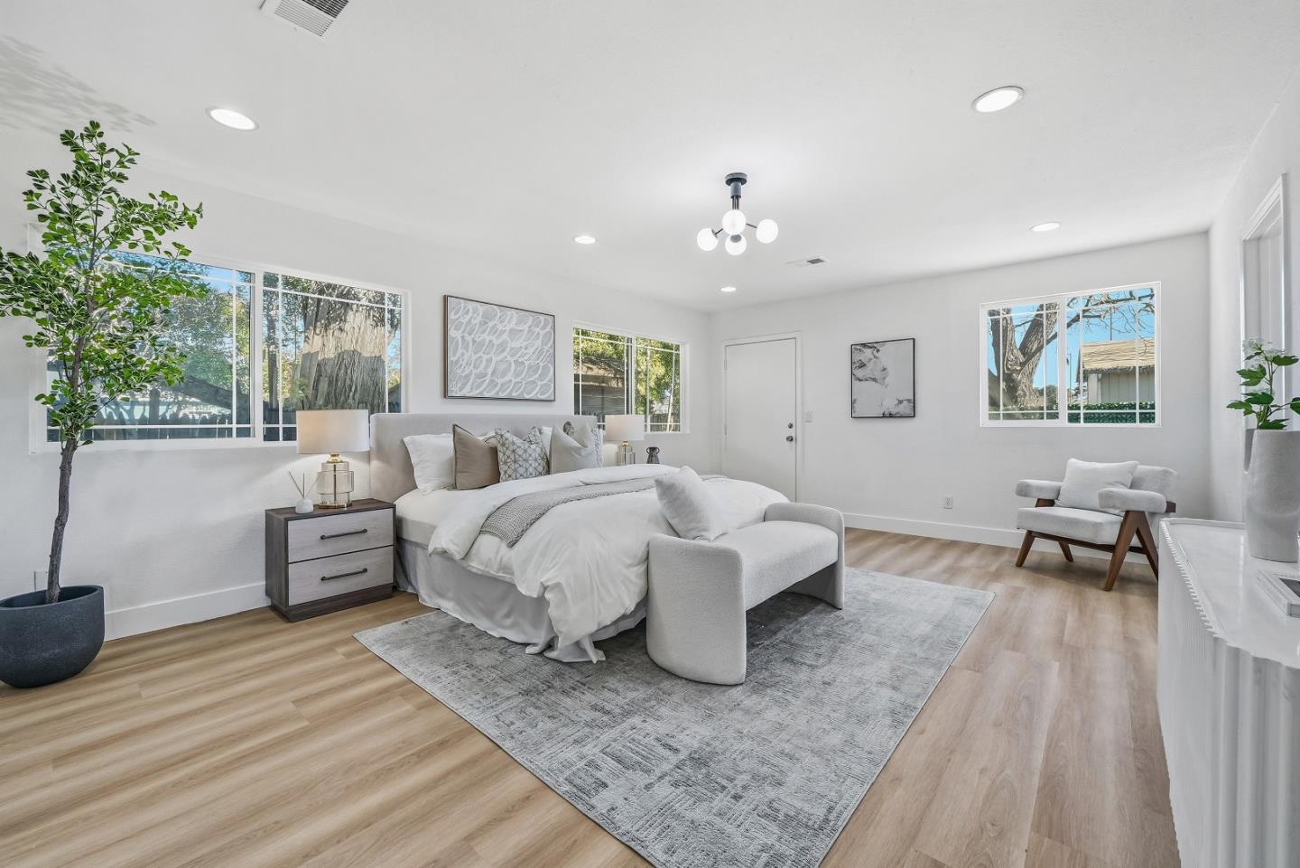 Detail Gallery Image 18 of 47 For 2370 Ralmar Ave, East Palo Alto,  CA 94303 - 4 Beds | 3 Baths