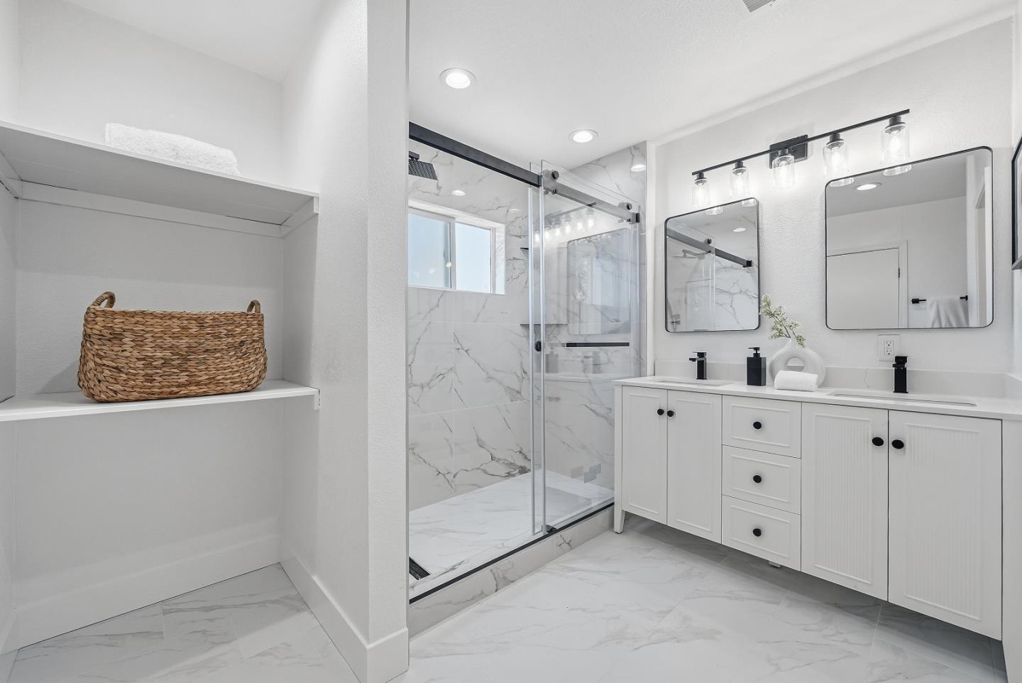 Detail Gallery Image 21 of 47 For 2370 Ralmar Ave, East Palo Alto,  CA 94303 - 4 Beds | 3 Baths