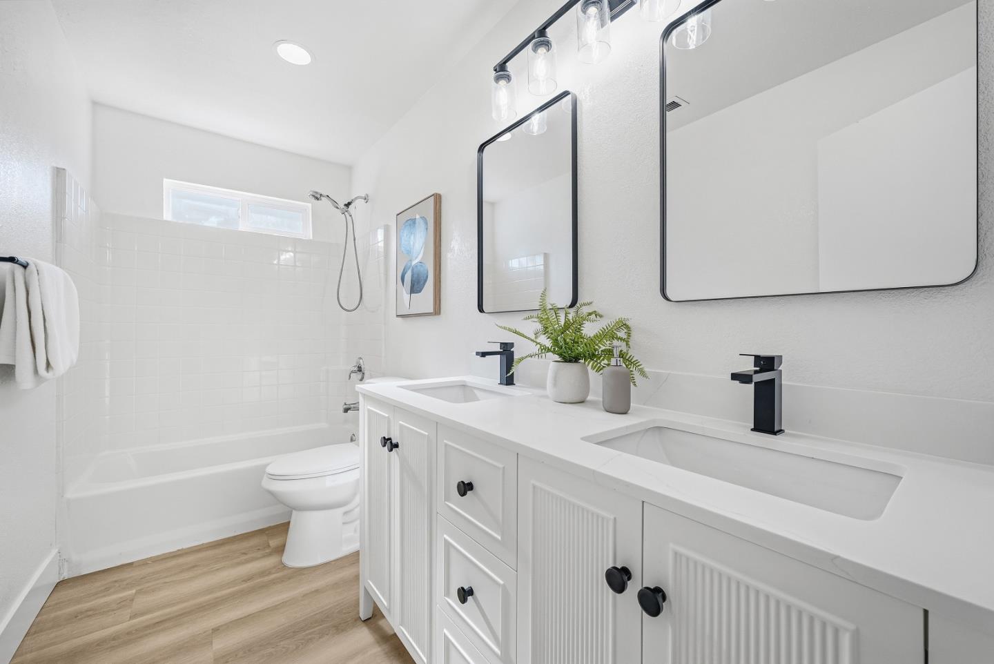 Detail Gallery Image 27 of 47 For 2370 Ralmar Ave, East Palo Alto,  CA 94303 - 4 Beds | 3 Baths