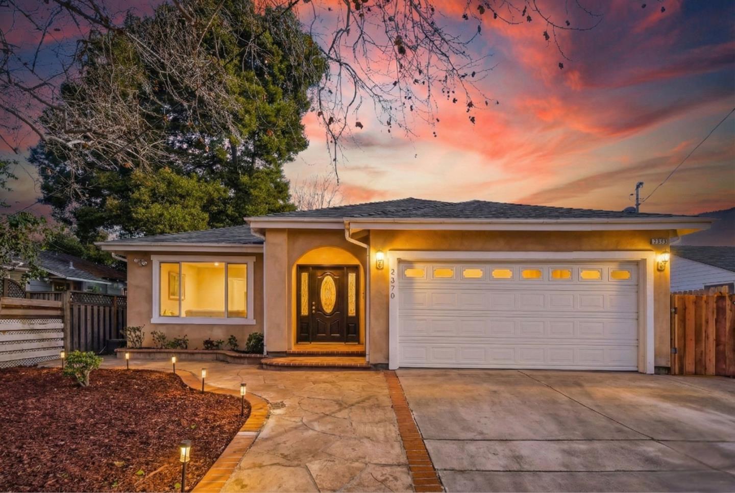 Detail Gallery Image 3 of 47 For 2370 Ralmar Ave, East Palo Alto,  CA 94303 - 4 Beds | 3 Baths