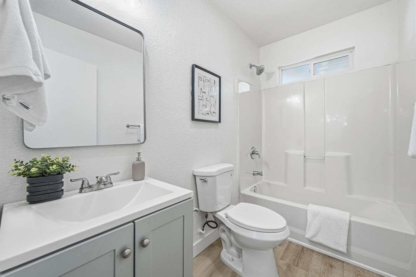 Detail Gallery Image 31 of 47 For 2370 Ralmar Ave, East Palo Alto,  CA 94303 - 4 Beds | 3 Baths