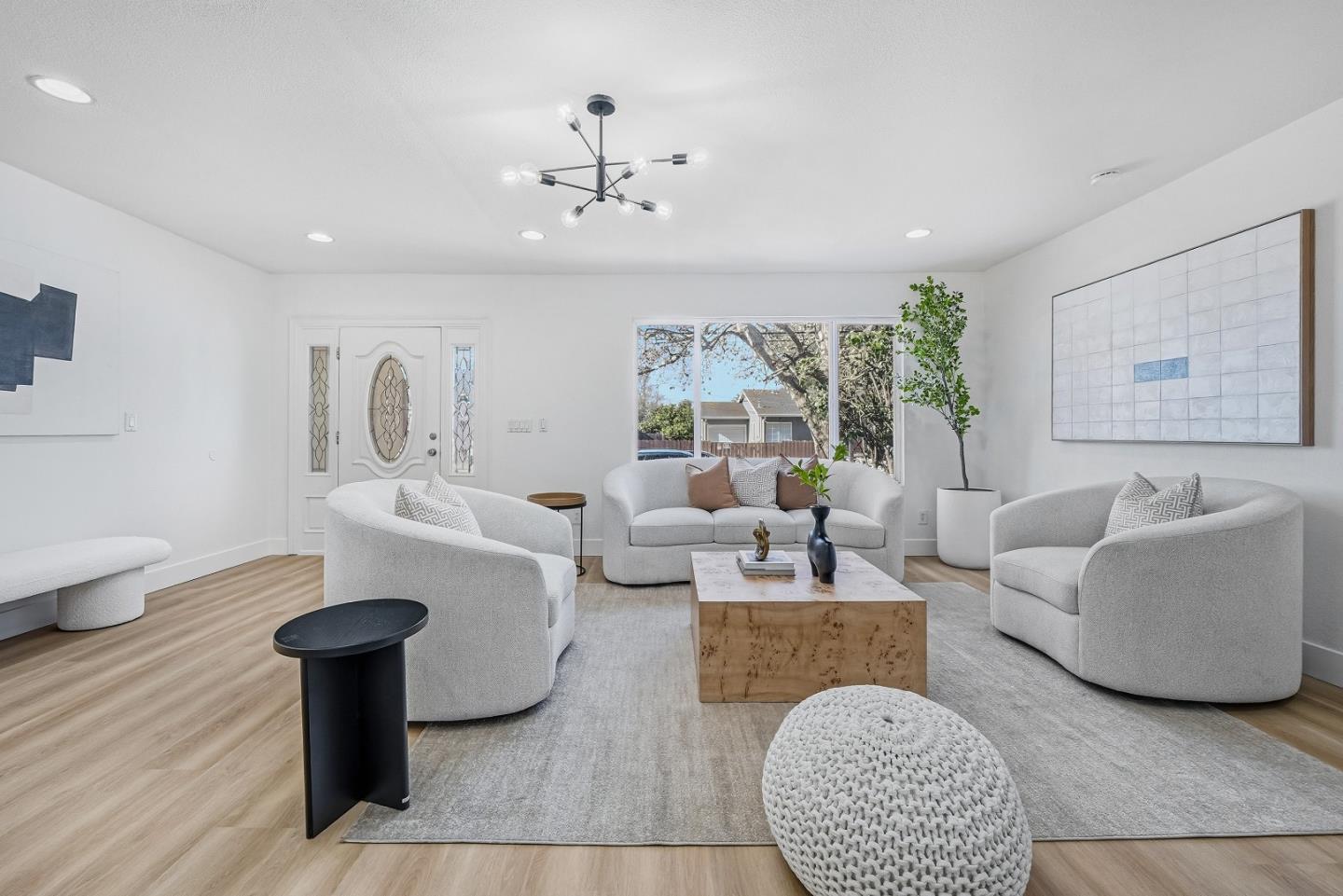 Detail Gallery Image 7 of 47 For 2370 Ralmar Ave, East Palo Alto,  CA 94303 - 4 Beds | 3 Baths