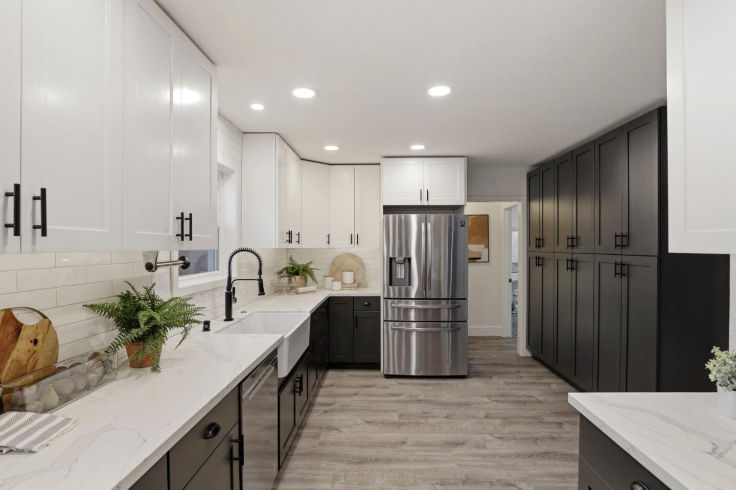 Detail Gallery Image 10 of 27 For 219 D St, Redwood City,  CA 94063 - 3 Beds | 2 Baths