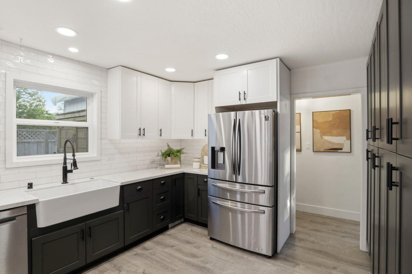 Detail Gallery Image 11 of 27 For 219 D St, Redwood City,  CA 94063 - 3 Beds | 2 Baths