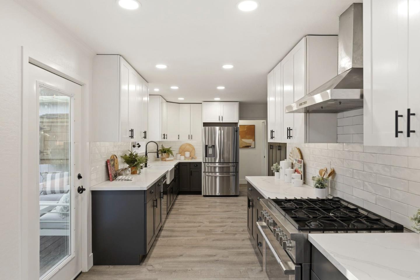 Detail Gallery Image 13 of 27 For 219 D St, Redwood City,  CA 94063 - 3 Beds | 2 Baths