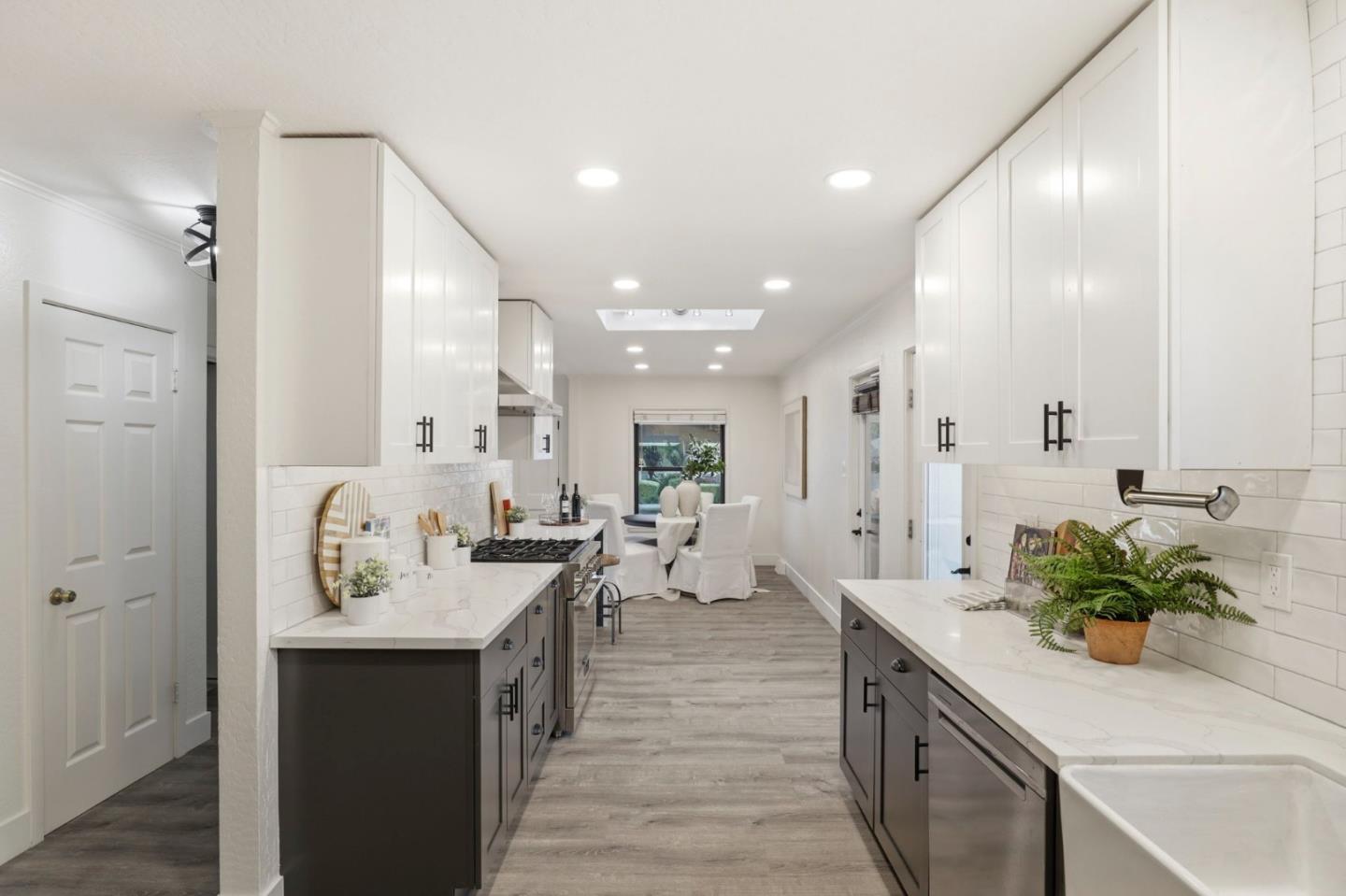 Detail Gallery Image 14 of 27 For 219 D St, Redwood City,  CA 94063 - 3 Beds | 2 Baths