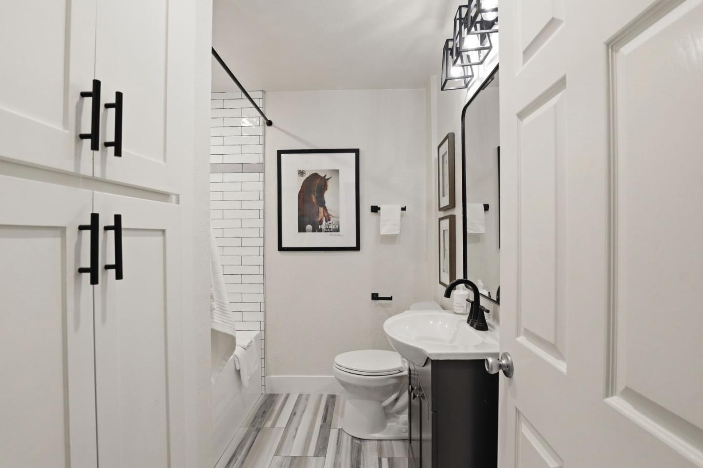 Detail Gallery Image 16 of 27 For 219 D St, Redwood City,  CA 94063 - 3 Beds | 2 Baths