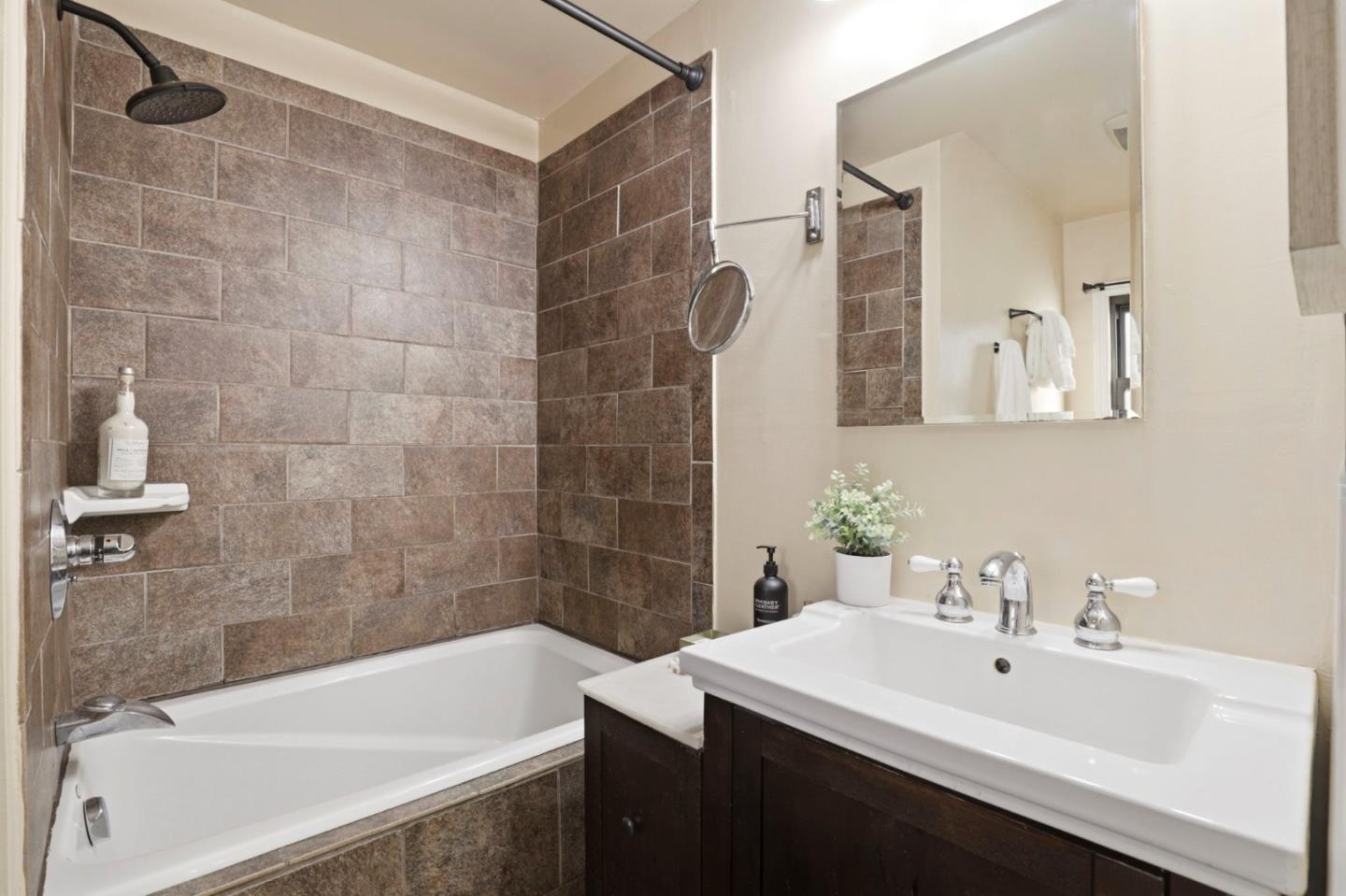 Detail Gallery Image 21 of 27 For 219 D St, Redwood City,  CA 94063 - 3 Beds | 2 Baths