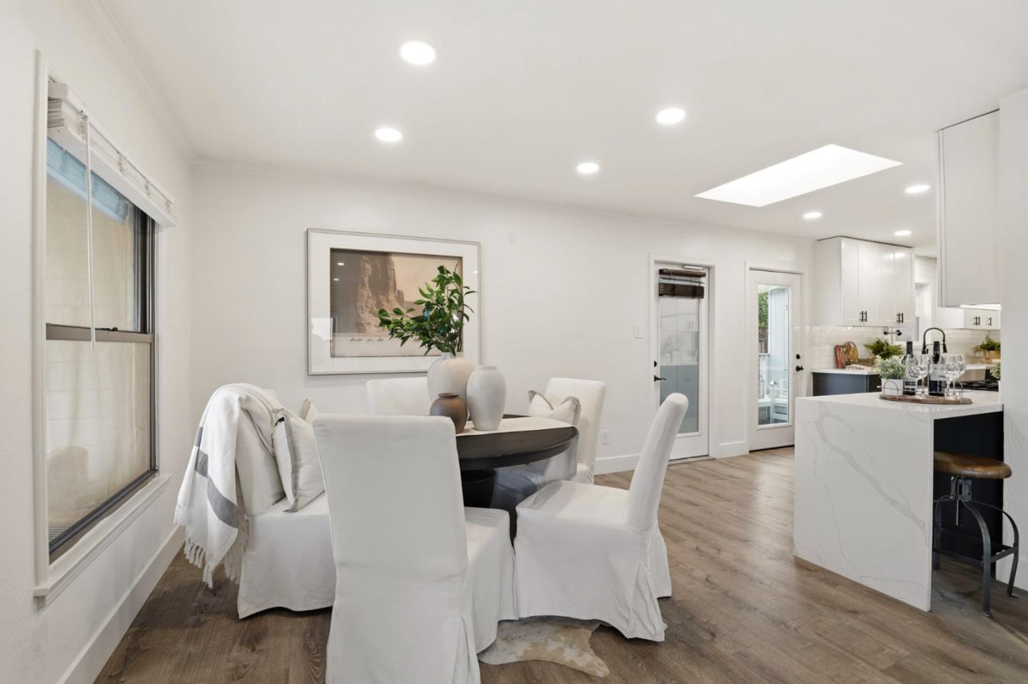 Detail Gallery Image 7 of 27 For 219 D St, Redwood City,  CA 94063 - 3 Beds | 2 Baths