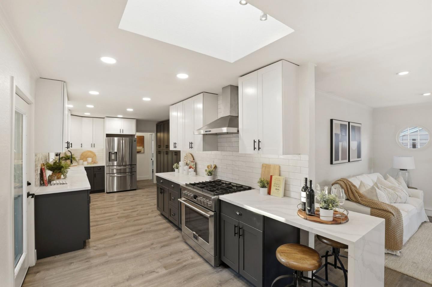 Detail Gallery Image 9 of 27 For 219 D St, Redwood City,  CA 94063 - 3 Beds | 2 Baths