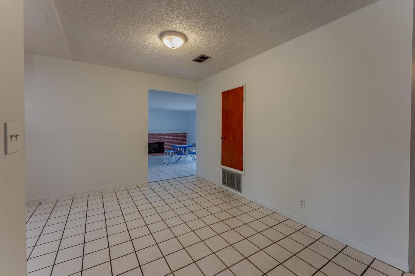 Detail Gallery Image 9 of 28 For 1246 Karl St, San Jose,  CA 95122 - 3 Beds | 2 Baths