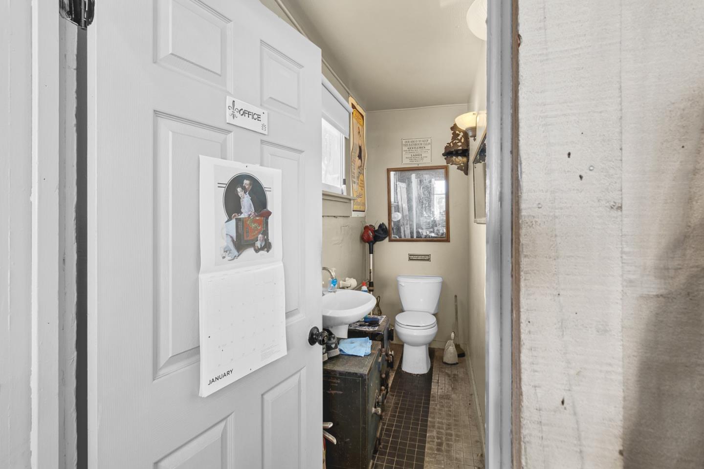 Detail Gallery Image 10 of 47 For 883 Lighthouse Ave, Monterey,  CA 93940 - – Beds | – Baths