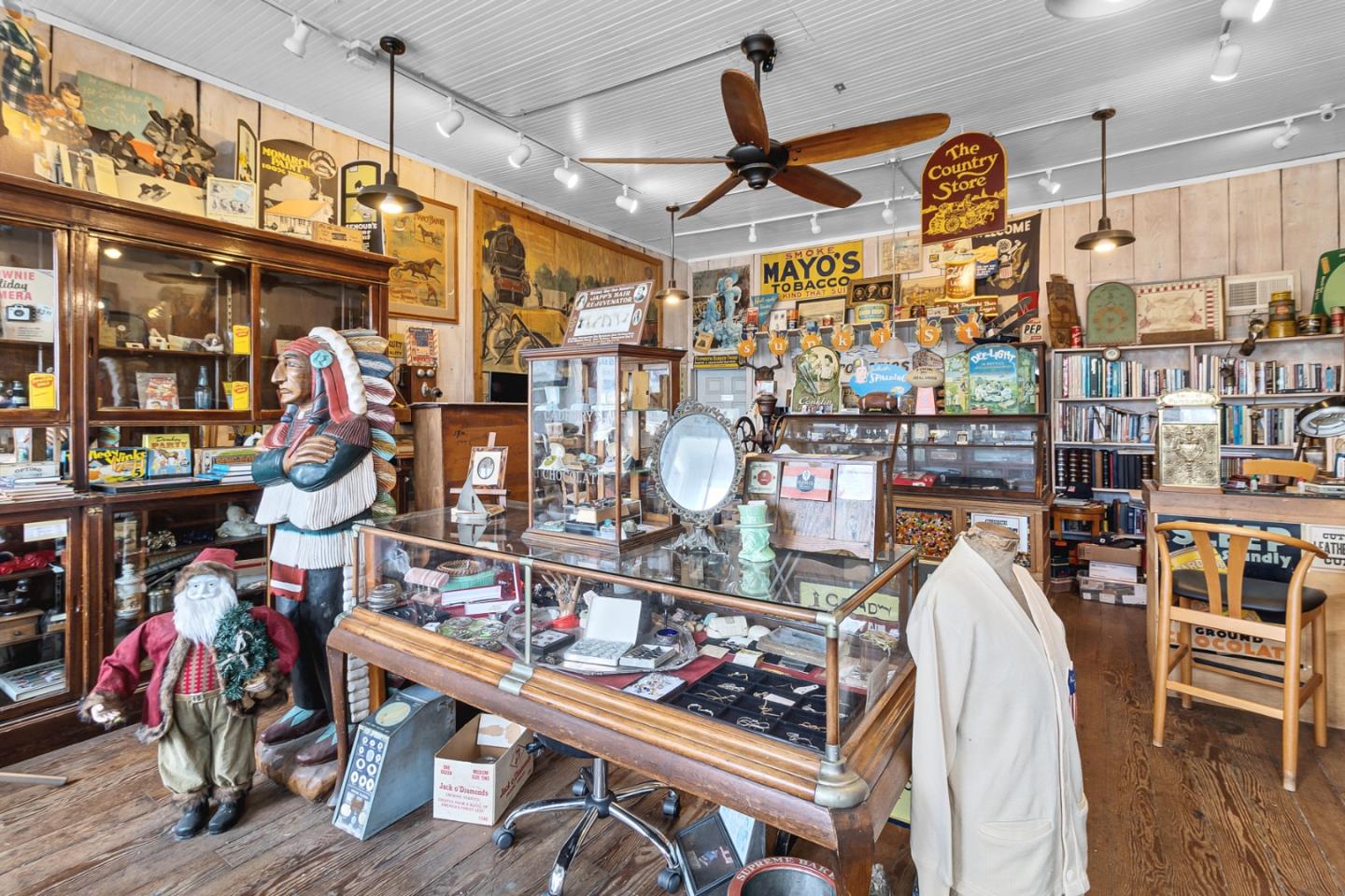 Detail Gallery Image 6 of 47 For 883 Lighthouse Ave, Monterey,  CA 93940 - – Beds | – Baths