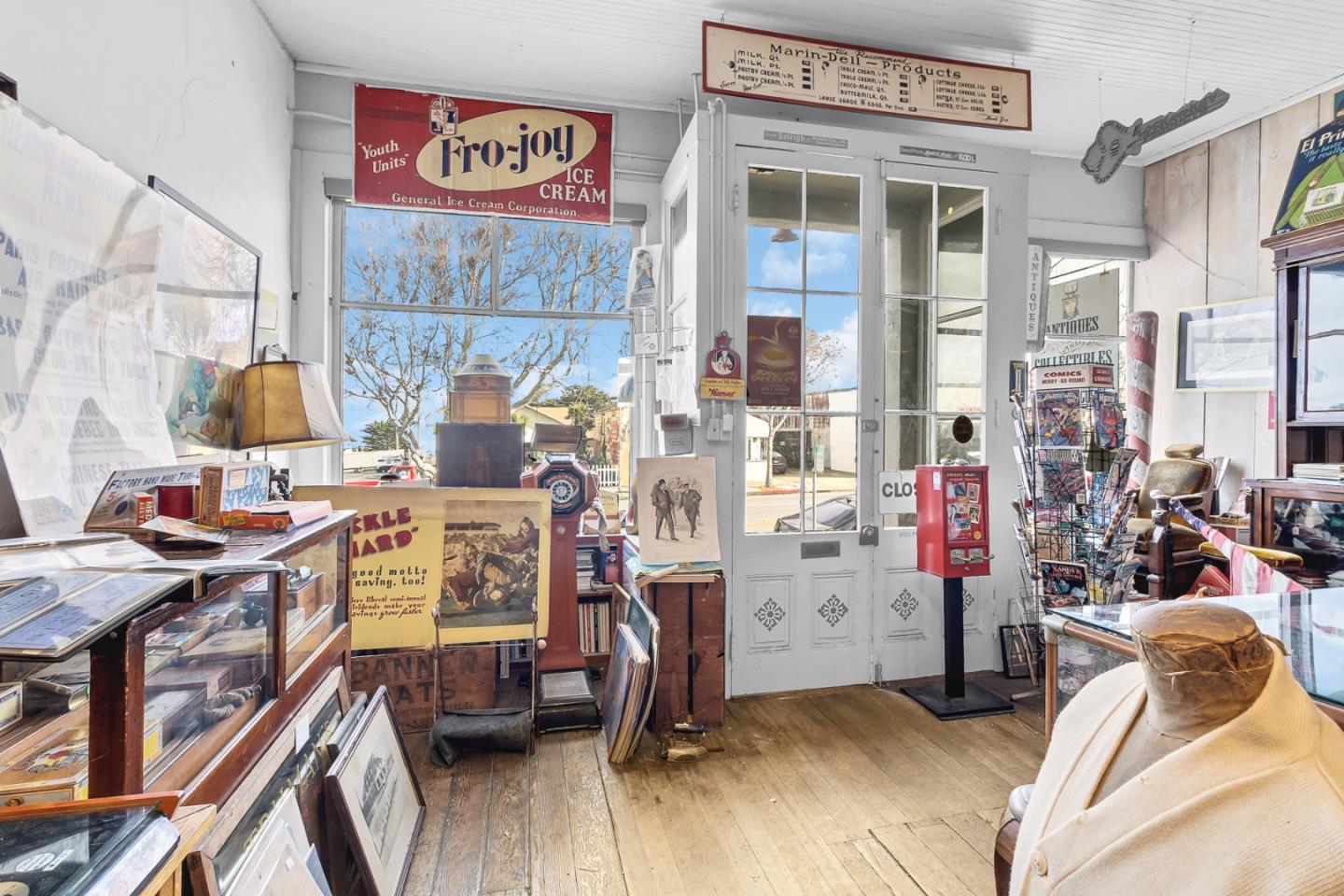 Detail Gallery Image 9 of 47 For 883 Lighthouse Ave, Monterey,  CA 93940 - – Beds | – Baths