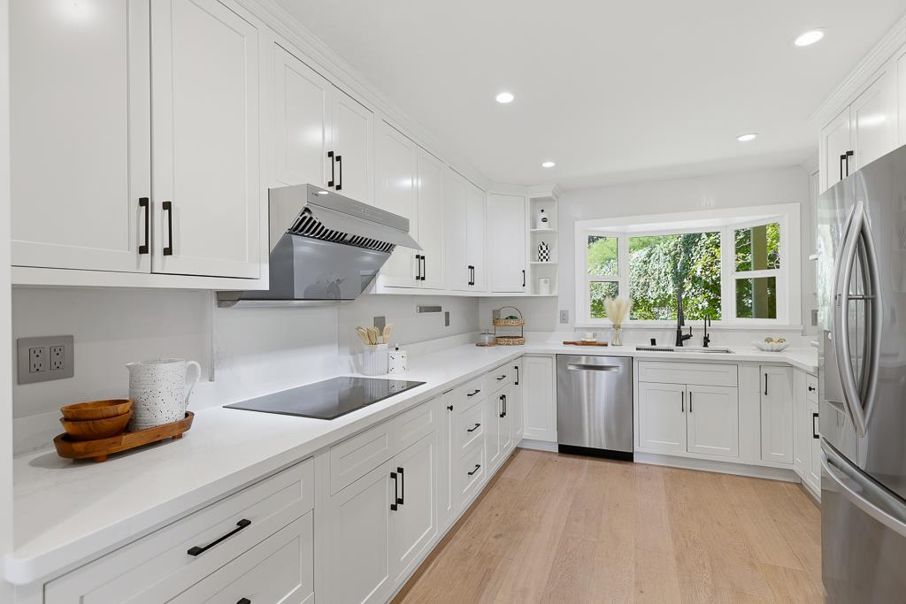 Detail Gallery Image 12 of 61 For 14648 Placida Ct, Saratoga,  CA 95070 - 3 Beds | 2/1 Baths