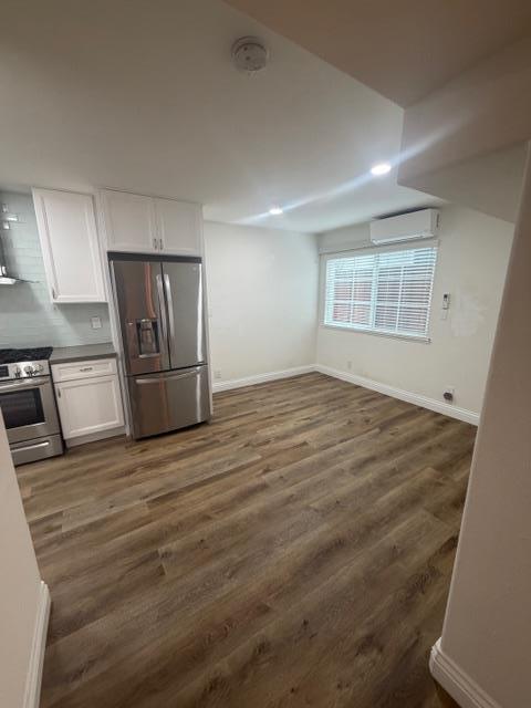 Detail Gallery Image 10 of 23 For 197 Nottingham Ave, Redwood City,  CA 94063 - 2 Beds | 2 Baths