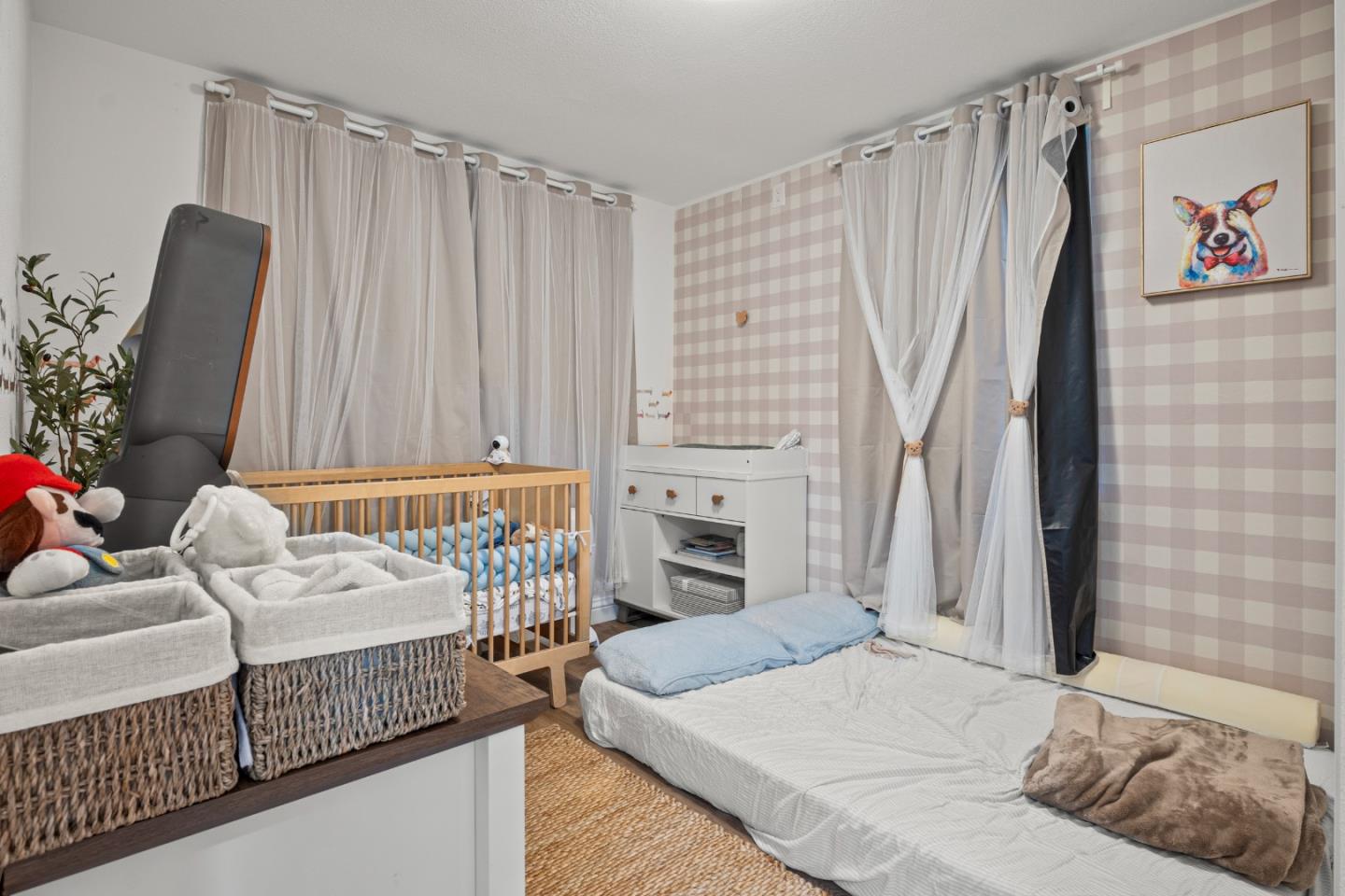 Detail Gallery Image 18 of 23 For 197 Nottingham Ave, Redwood City,  CA 94063 - 2 Beds | 2 Baths