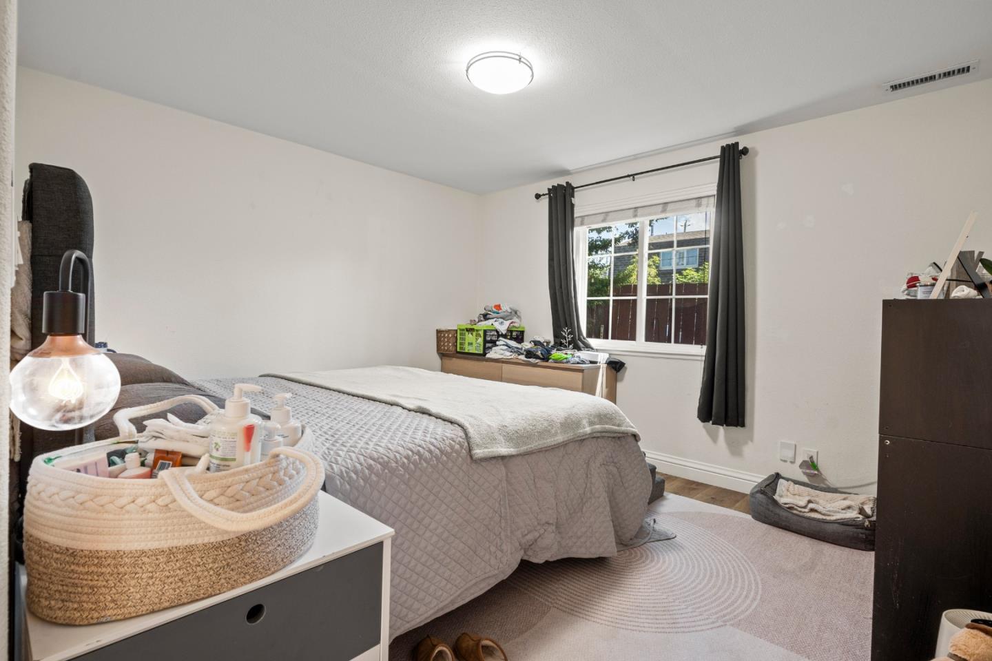 Detail Gallery Image 21 of 23 For 197 Nottingham Ave, Redwood City,  CA 94063 - 2 Beds | 2 Baths