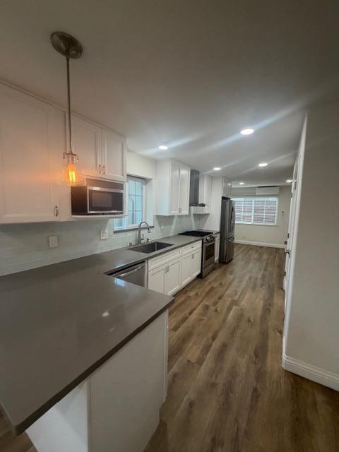 Detail Gallery Image 5 of 23 For 197 Nottingham Ave, Redwood City,  CA 94063 - 2 Beds | 2 Baths