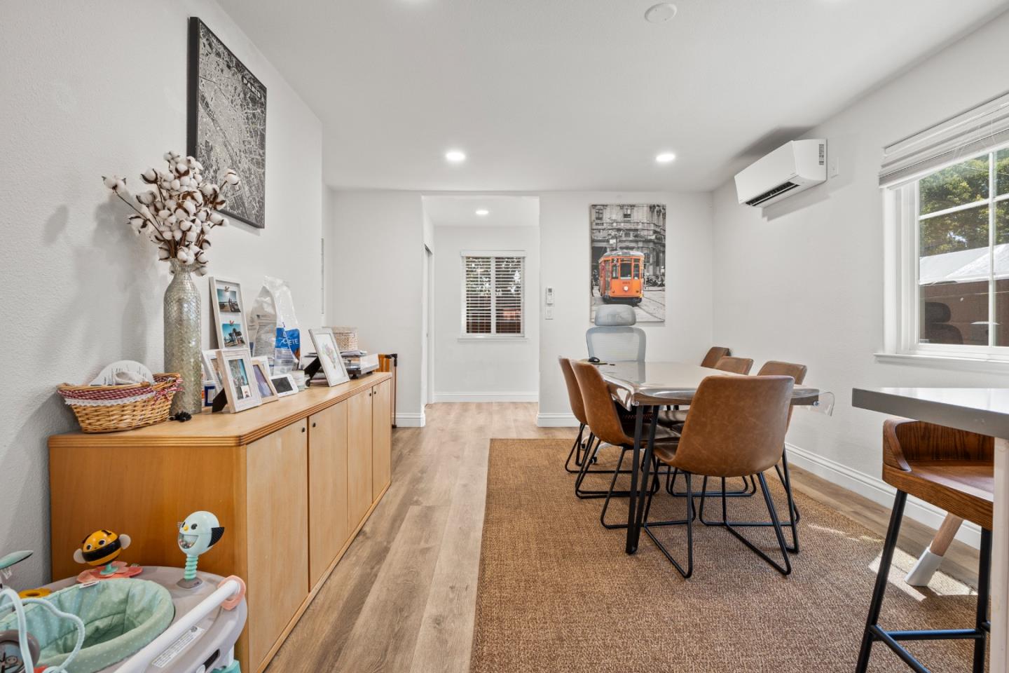 Detail Gallery Image 8 of 23 For 197 Nottingham Ave, Redwood City,  CA 94063 - 2 Beds | 2 Baths