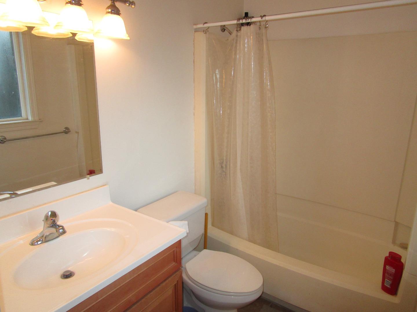 Detail Gallery Image 10 of 35 For 19825 New Idria Rd, Paicines,  CA 95043 - 6 Beds | 3 Baths