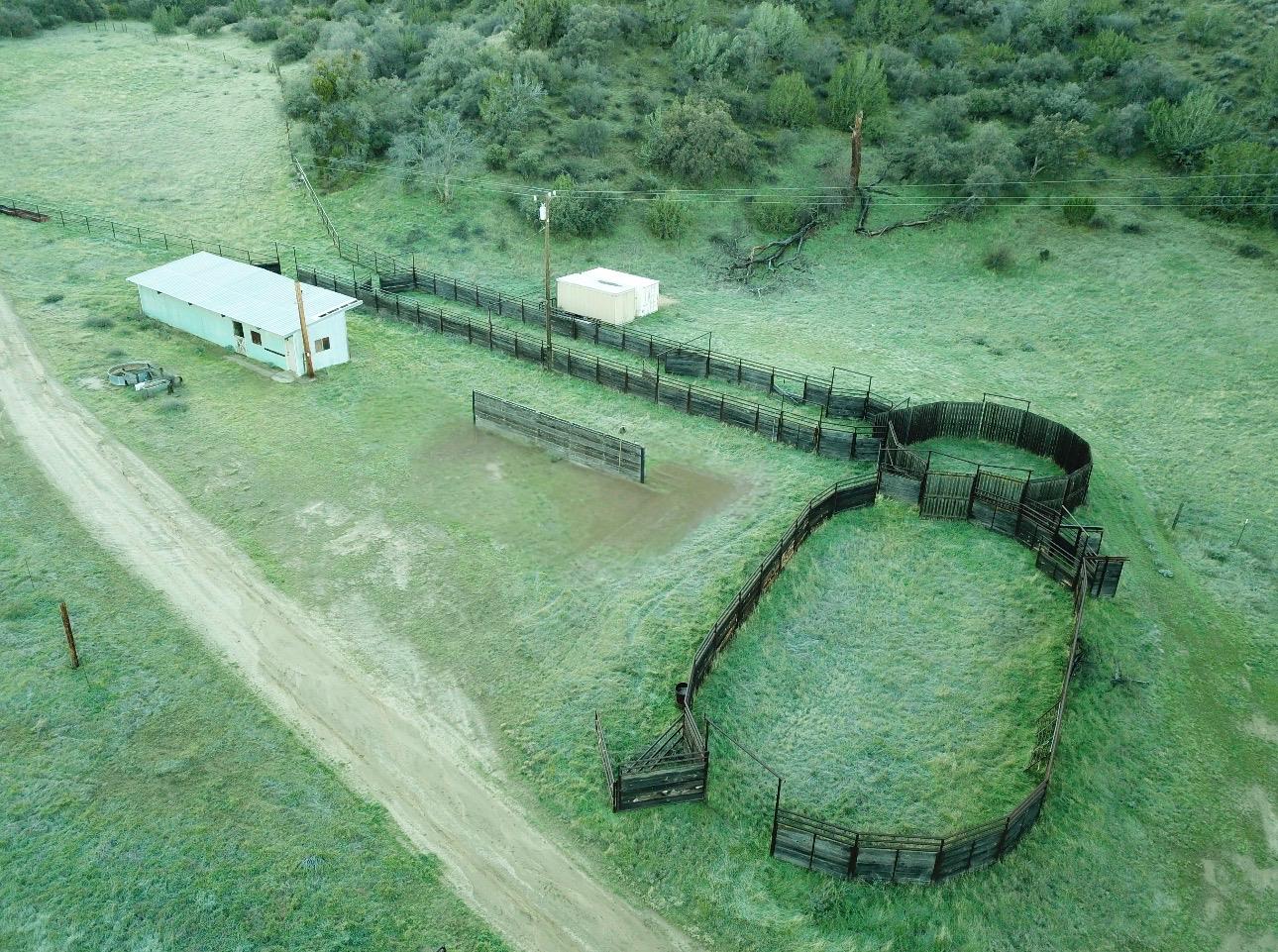 Detail Gallery Image 22 of 35 For 19825 New Idria Rd, Paicines,  CA 95043 - 6 Beds | 3 Baths