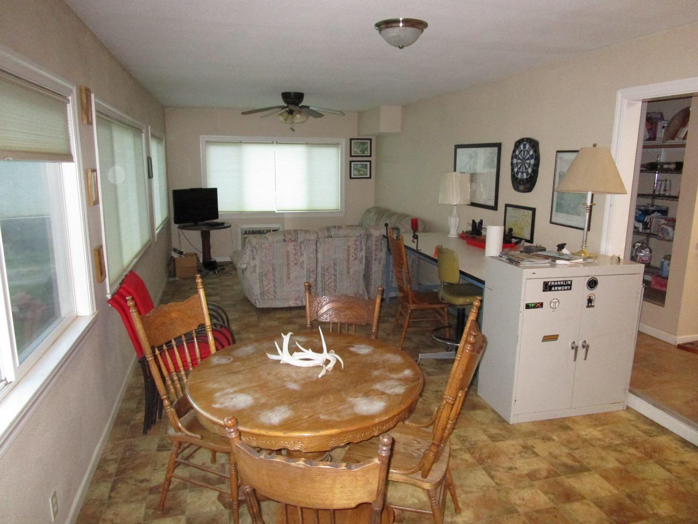 Detail Gallery Image 5 of 35 For 19825 New Idria Rd, Paicines,  CA 95043 - 6 Beds | 3 Baths