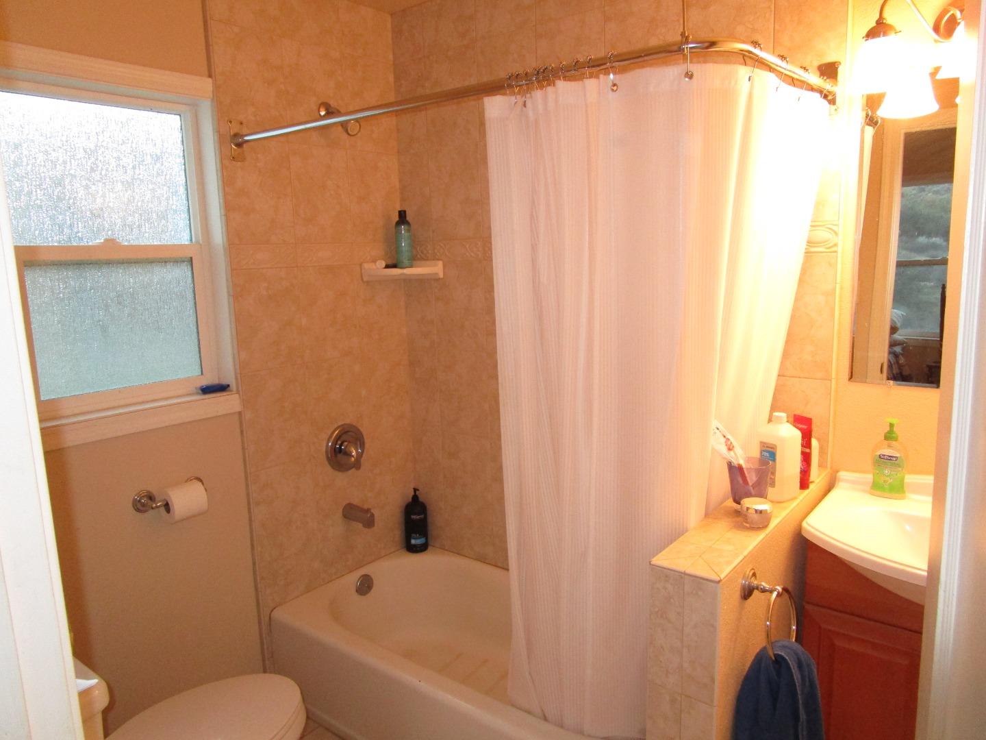 Detail Gallery Image 7 of 35 For 19825 New Idria Rd, Paicines,  CA 95043 - 6 Beds | 3 Baths