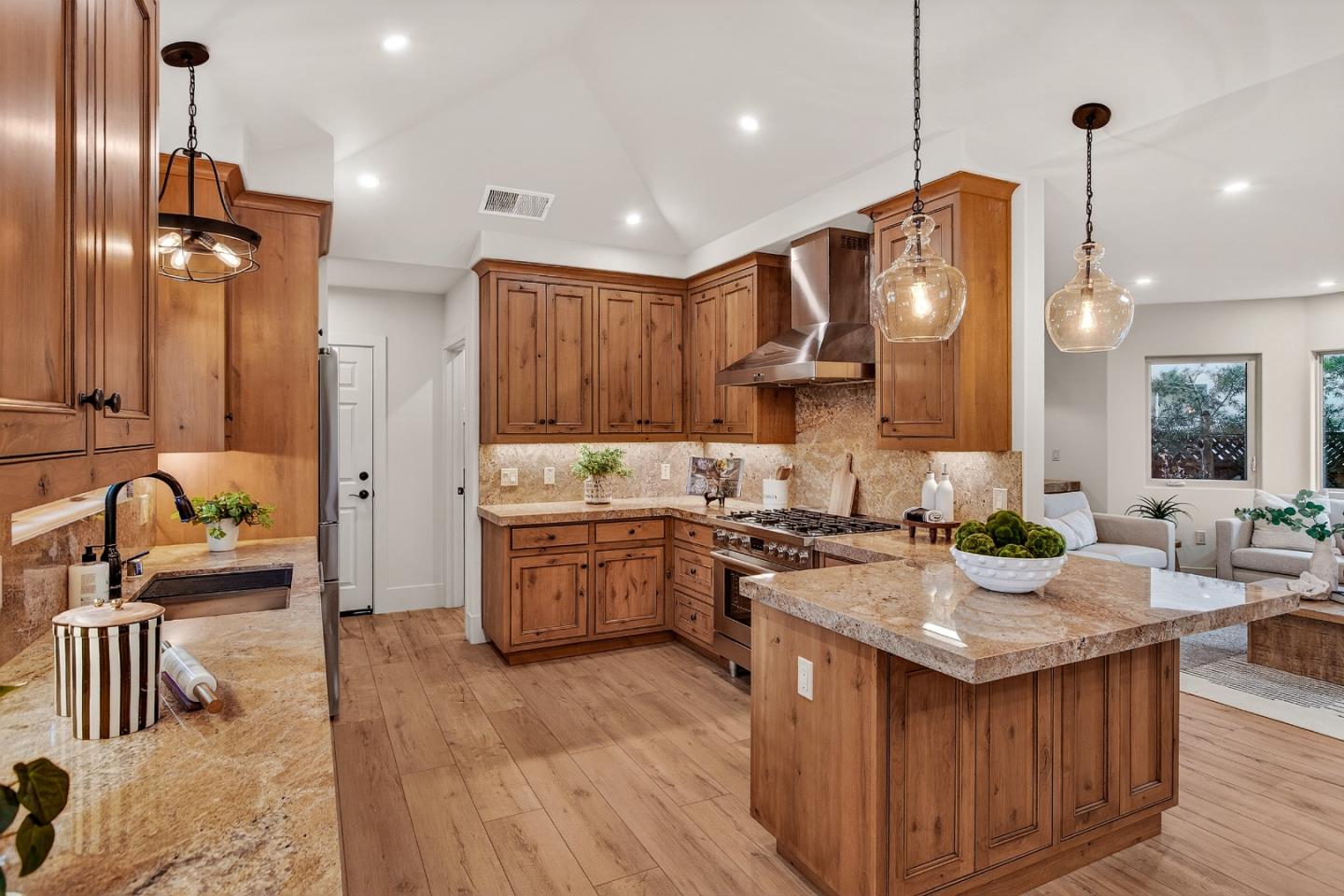 Detail Gallery Image 14 of 31 For 462 Coe Ave, San Jose,  CA 95125 - 3 Beds | 2 Baths