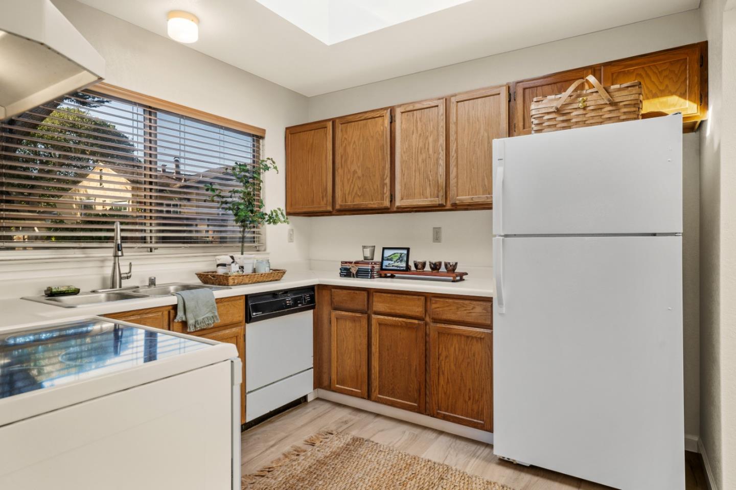 Detail Gallery Image 13 of 37 For 926 Roosevelt St, Monterey,  CA 93940 - 3 Beds | 2 Baths