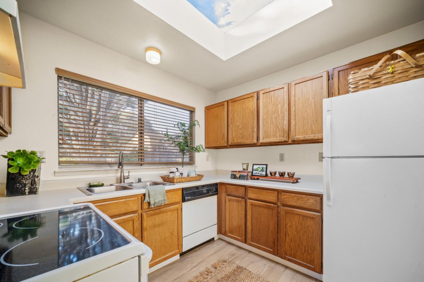 Detail Gallery Image 17 of 37 For 926 Roosevelt St, Monterey,  CA 93940 - 3 Beds | 2 Baths