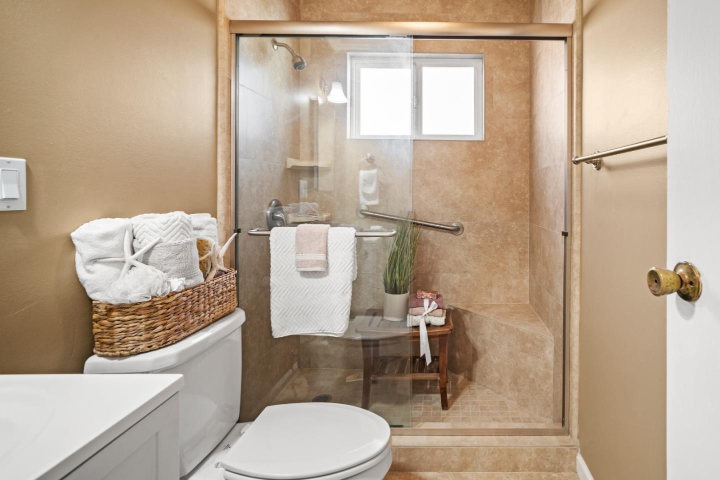 Detail Gallery Image 24 of 37 For 926 Roosevelt St, Monterey,  CA 93940 - 3 Beds | 2 Baths