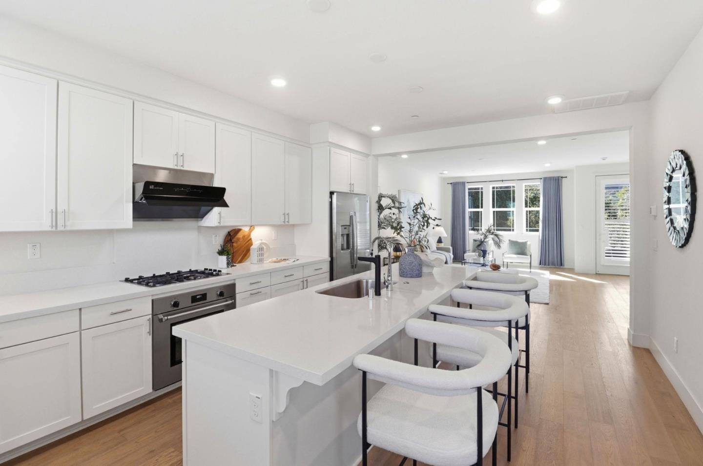 Detail Gallery Image 12 of 59 For 925 De Guigne Dr #4,  Sunnyvale,  CA 94085 - 4 Beds | 3/1 Baths