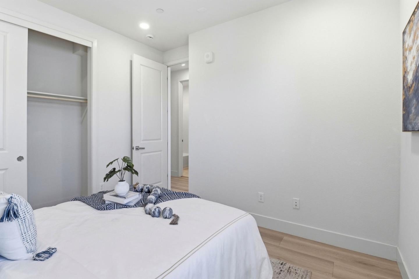 Detail Gallery Image 27 of 59 For 925 De Guigne Dr #4,  Sunnyvale,  CA 94085 - 4 Beds | 3/1 Baths