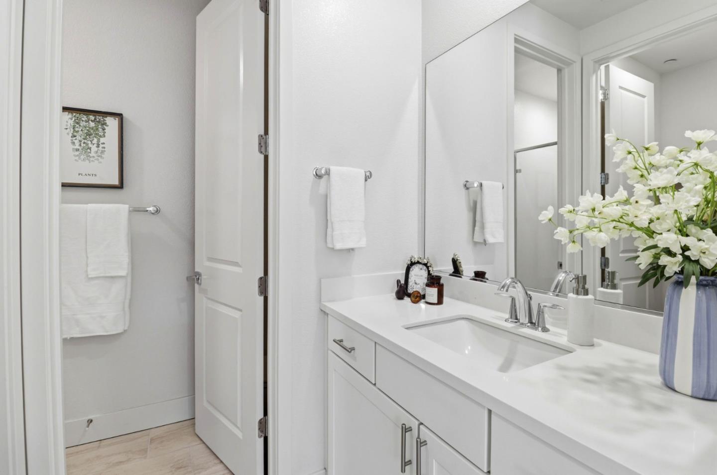 Detail Gallery Image 29 of 59 For 925 De Guigne Dr #4,  Sunnyvale,  CA 94085 - 4 Beds | 3/1 Baths