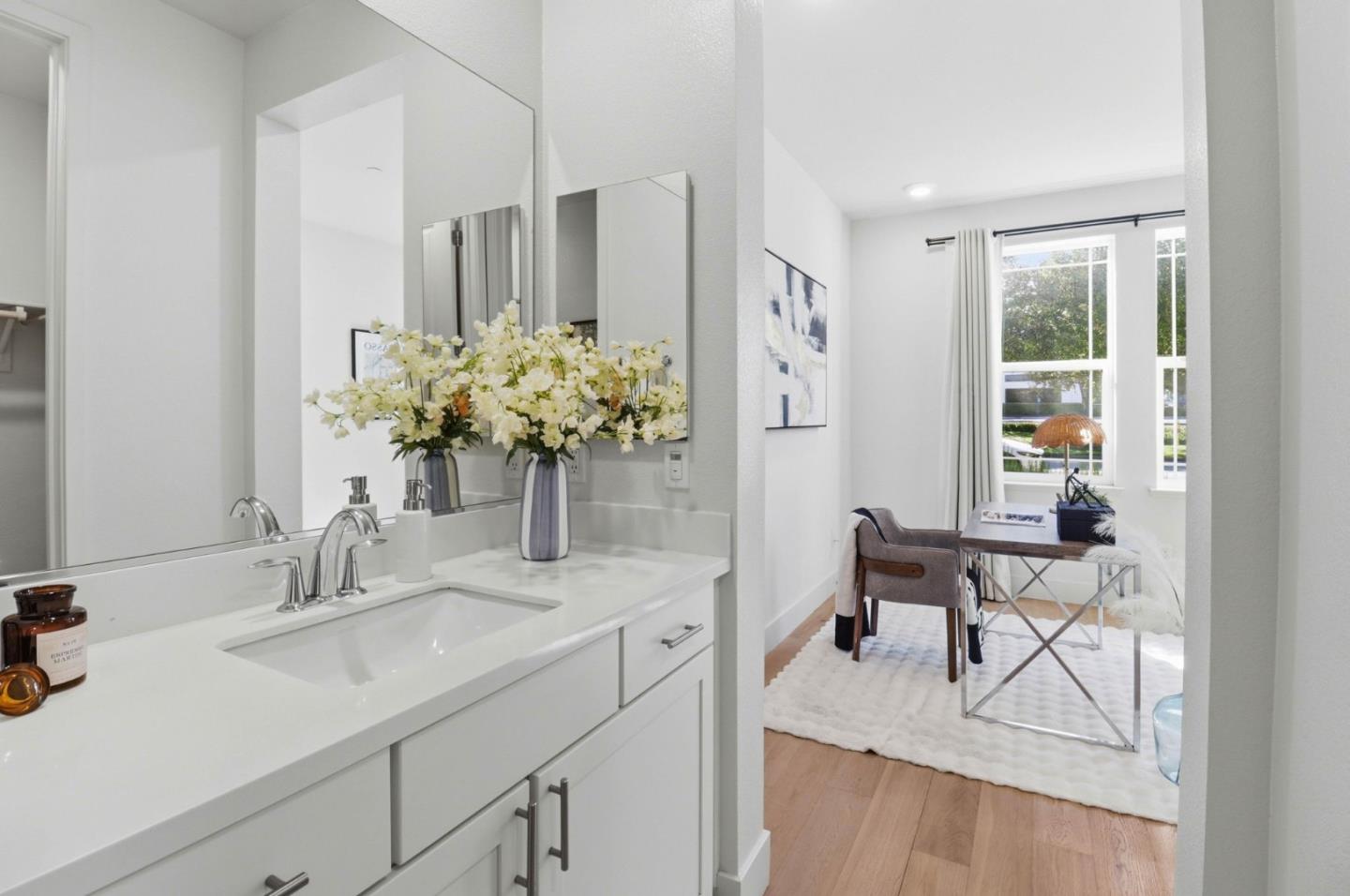 Detail Gallery Image 30 of 59 For 925 De Guigne Dr #4,  Sunnyvale,  CA 94085 - 4 Beds | 3/1 Baths