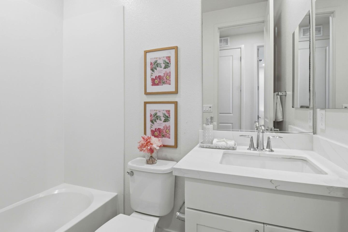 Detail Gallery Image 35 of 59 For 925 De Guigne Dr #4,  Sunnyvale,  CA 94085 - 4 Beds | 3/1 Baths