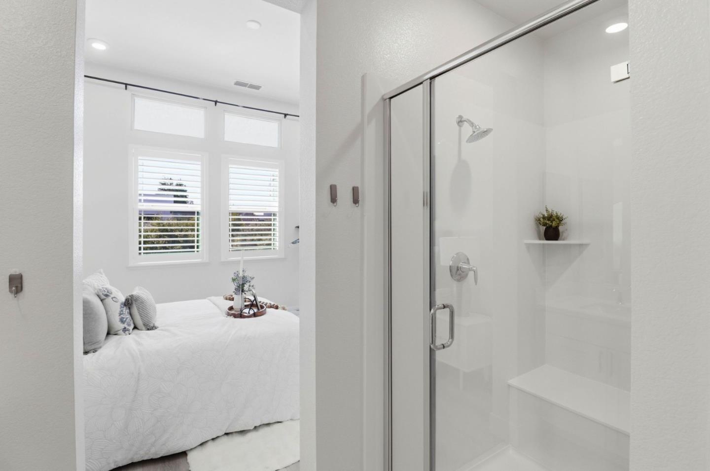 Detail Gallery Image 37 of 59 For 925 De Guigne Dr #4,  Sunnyvale,  CA 94085 - 4 Beds | 3/1 Baths